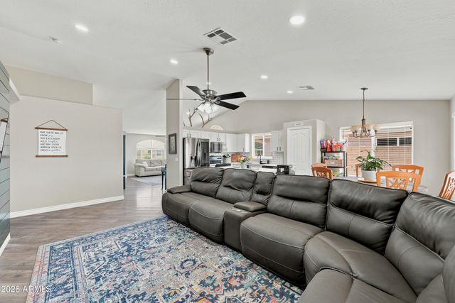2871 E MORGAN Drive, Gilbert, AZ 85295
