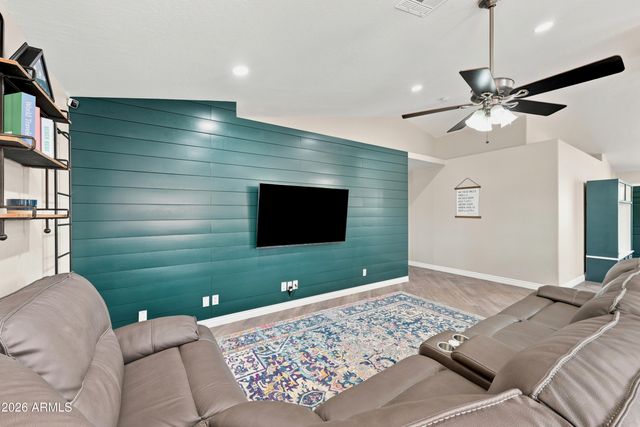 2871 E MORGAN Drive, Gilbert, AZ 85295
