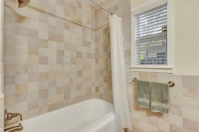 720 NE 17TH TE, Fort Lauderdale, FL 33304