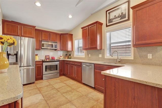 720 NE 17TH TE, Fort Lauderdale, FL 33304