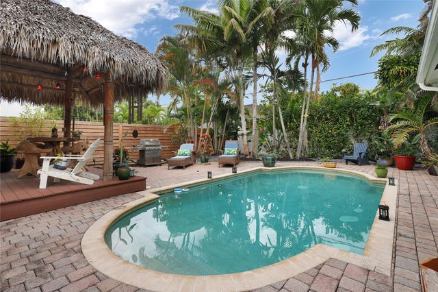 720 NE 17TH TE, Fort Lauderdale, FL 33304