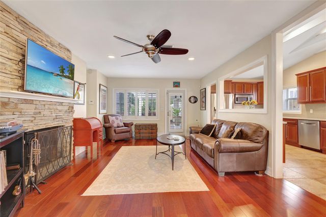 720 NE 17TH TE, Fort Lauderdale, FL 33304