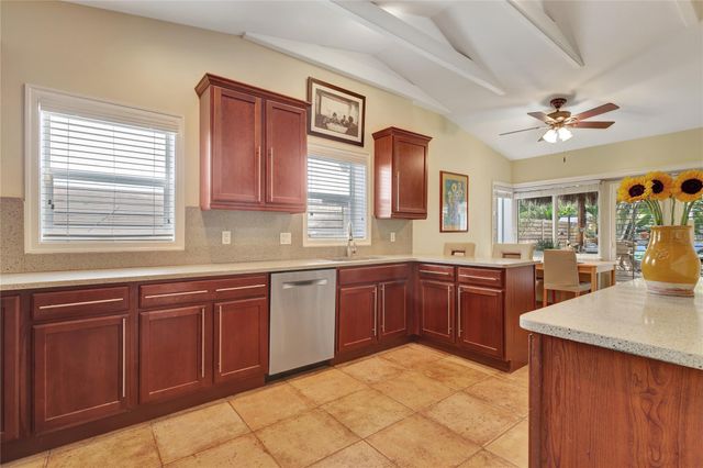 720 NE 17TH TE, Fort Lauderdale, FL 33304