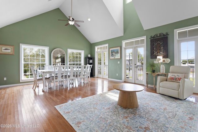 207 Saint Paul Avenue, Pass Christian, MS 39571