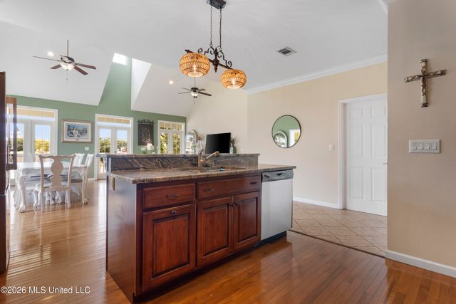 207 Saint Paul Avenue, Pass Christian, MS 39571