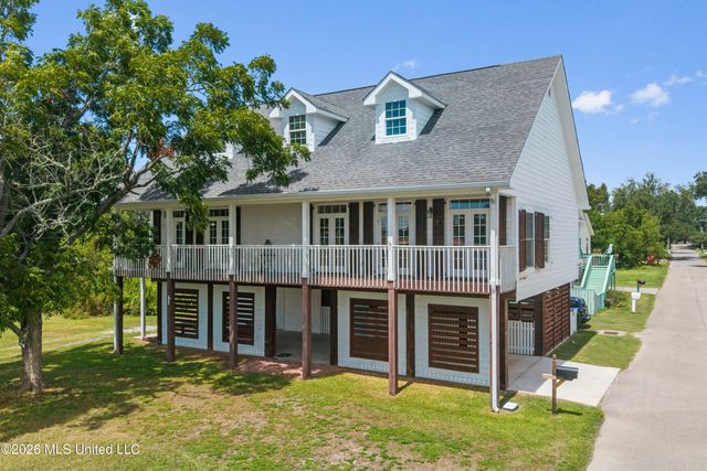 207 Saint Paul Avenue, Pass Christian, MS 39571