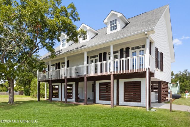 207 Saint Paul Avenue, Pass Christian, MS 39571