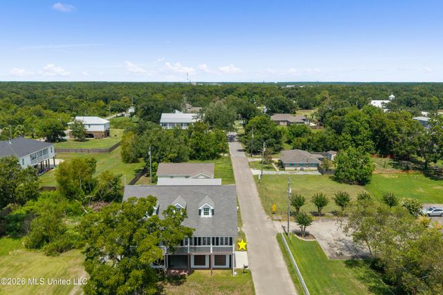 207 Saint Paul Avenue, Pass Christian, MS 39571