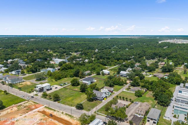207 Saint Paul Avenue, Pass Christian, MS 39571
