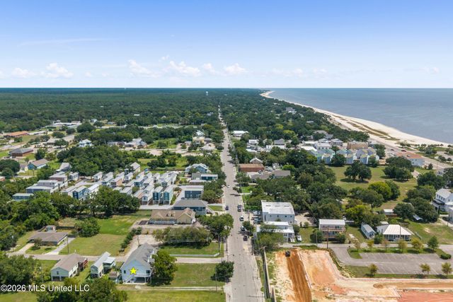 207 Saint Paul Avenue, Pass Christian, MS 39571