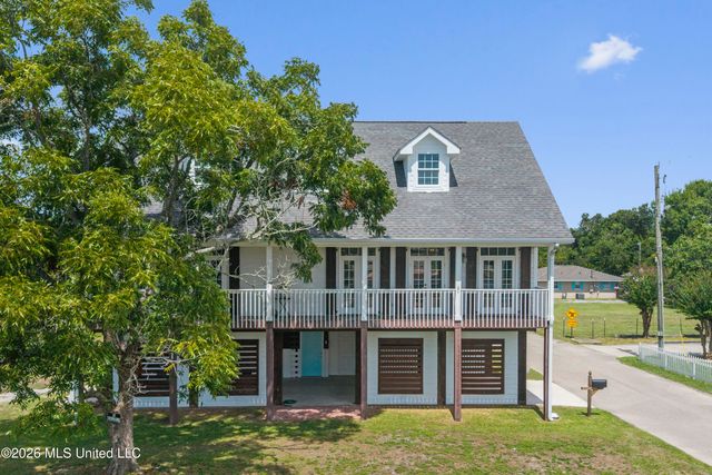 207 Saint Paul Avenue, Pass Christian, MS 39571