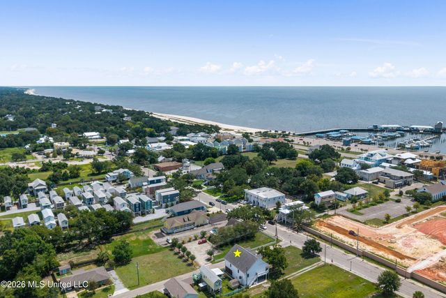 207 Saint Paul Avenue, Pass Christian, MS 39571
