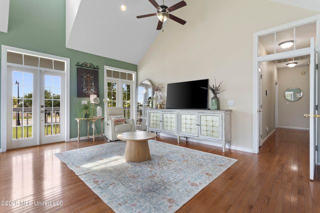 207 Saint Paul Avenue, Pass Christian, MS 39571