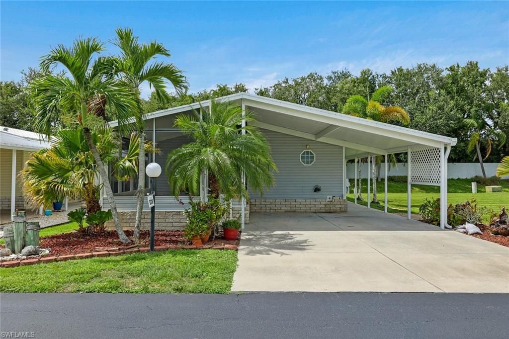 5318 Fiddleleaf DR, FORT MYERS, FL 33905 — photo 2
