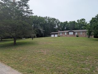 152 Snug Harbor Dr, Hendersonville, TN 37075