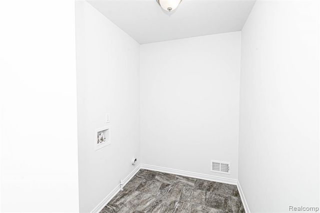 433 Hogarth, Waterford, MI 48328