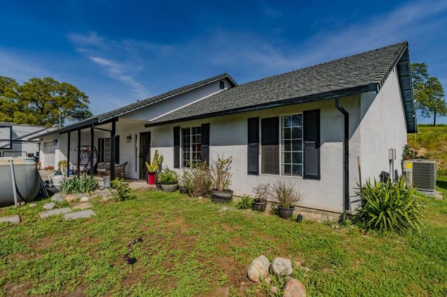 7761 S Jenny Lind Rd, Valley Springs, CA 95252