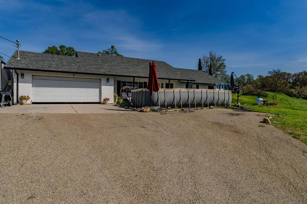 7761 S Jenny Lind Rd, Valley Springs, CA 95252