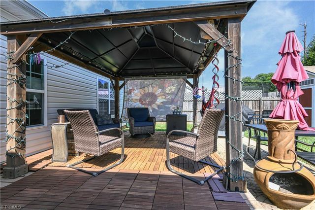 6725 Barton Creek Drive, Whitsett, NC 27377