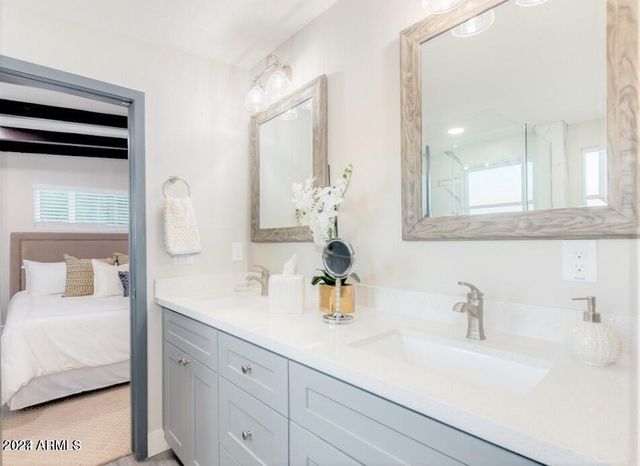 1017 E Bethany Home Road, Phoenix, AZ 85014