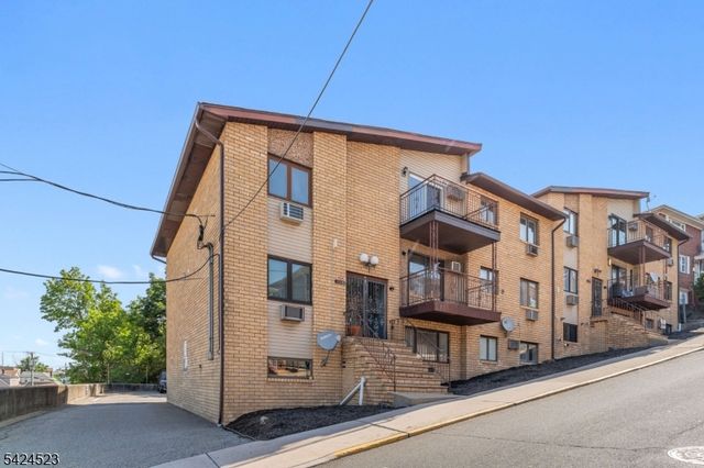 1616 74Th St, North Bergen Twp., NJ 07047