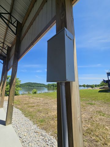 2475 Hardin Bottom River Rd, Clifton, TN 38425