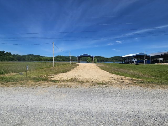 2475 Hardin Bottom River Rd, Clifton, TN 38425