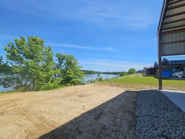 2475 Hardin Bottom River Rd, Clifton, TN 38425