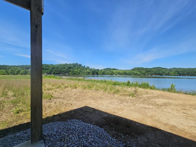 2475 Hardin Bottom River Rd, Clifton, TN 38425