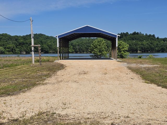 2475 Hardin Bottom River Rd, Clifton, TN 38425