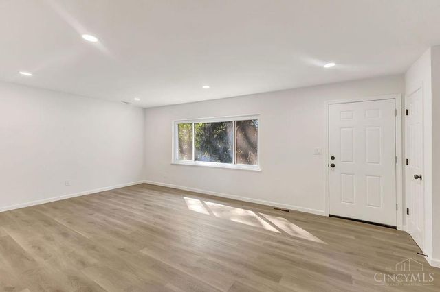 1073 Cedar Drive, Miami Twp, OH 45150