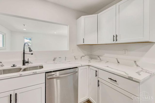 1073 Cedar Drive, Miami Twp, OH 45150