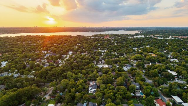 8718 San Benito Way, Dallas, TX 75218