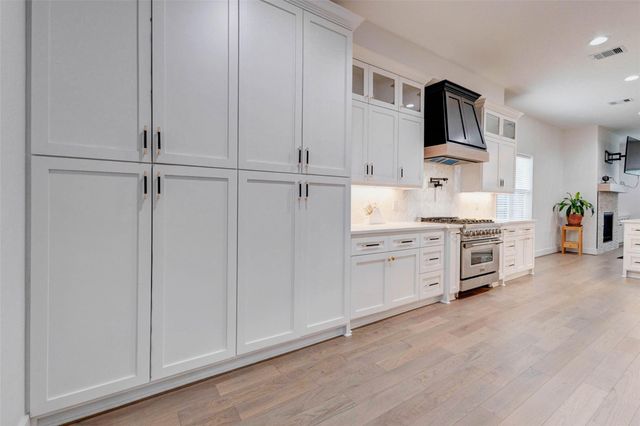 8617 Kari Court, Jersey Village, TX 77040