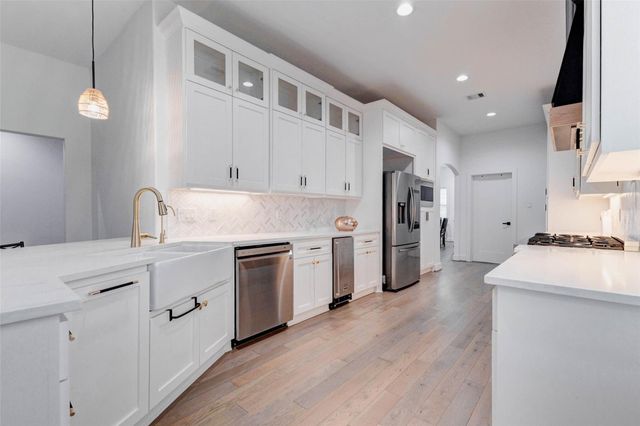 8617 Kari Court, Jersey Village, TX 77040