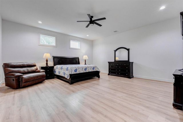 8617 Kari Court, Jersey Village, TX 77040