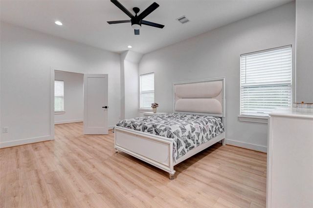 8617 Kari Court, Jersey Village, TX 77040