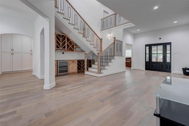 8617 Kari Court, Jersey Village, TX 77040