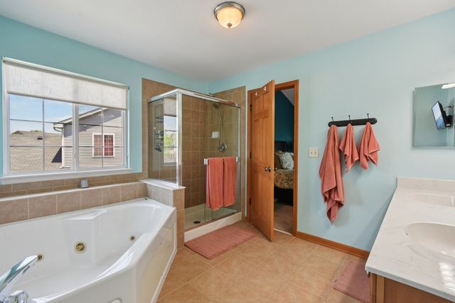 2590 Hennig Road, Hampshire, IL 60140