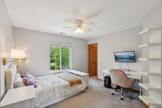 2590 Hennig Road, Hampshire, IL 60140