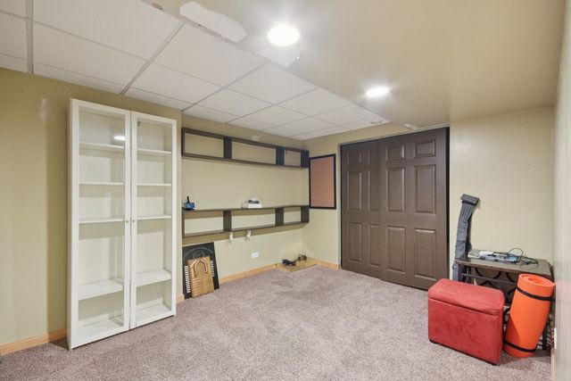 2590 Hennig Road, Hampshire, IL 60140