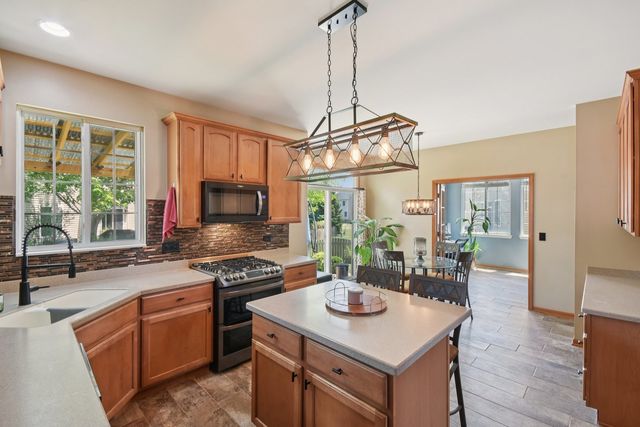 2590 Hennig Road, Hampshire, IL 60140