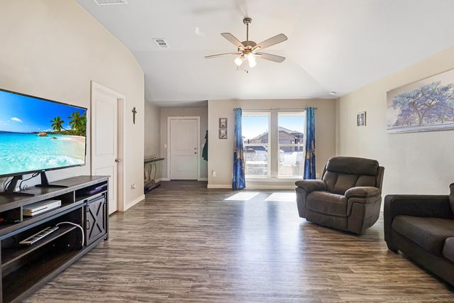 1211 Bourbon St, Odessa, TX 79765