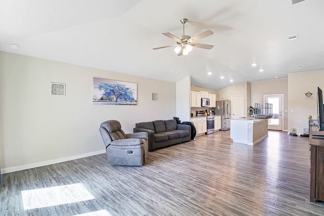 1211 Bourbon St, Odessa, TX 79765