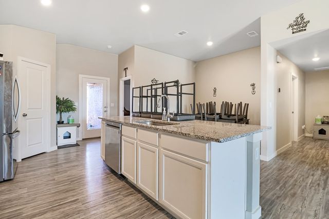 1211 Bourbon St, Odessa, TX 79765