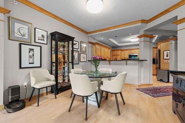 11460 Fairfield Road W 103, Minnetonka, MN 55305