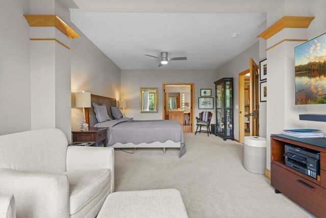 11460 Fairfield Road W 103, Minnetonka, MN 55305