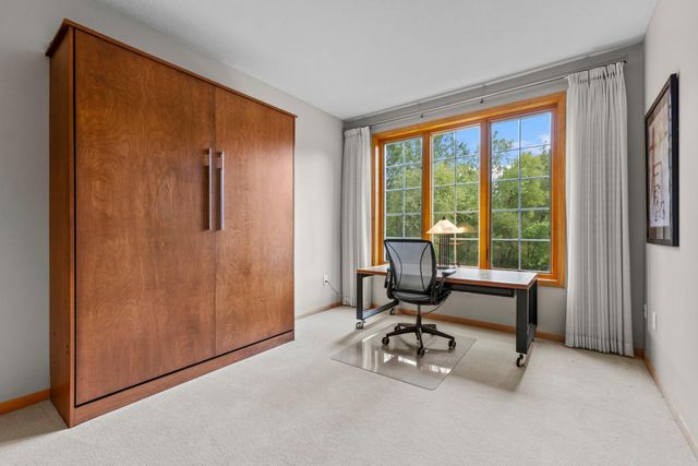 11460 Fairfield Road W 103, Minnetonka, MN 55305