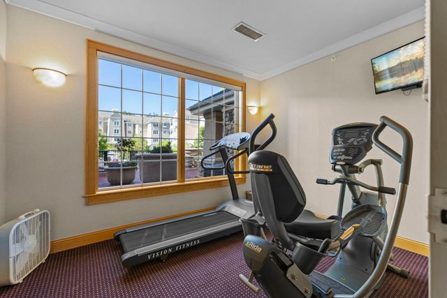 11460 Fairfield Road W 103, Minnetonka, MN 55305
