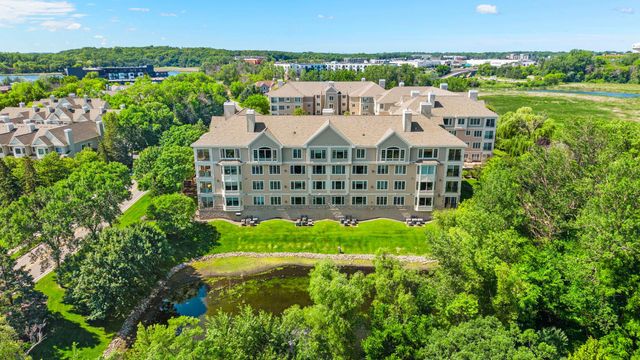 11460 Fairfield Road W 103, Minnetonka, MN 55305